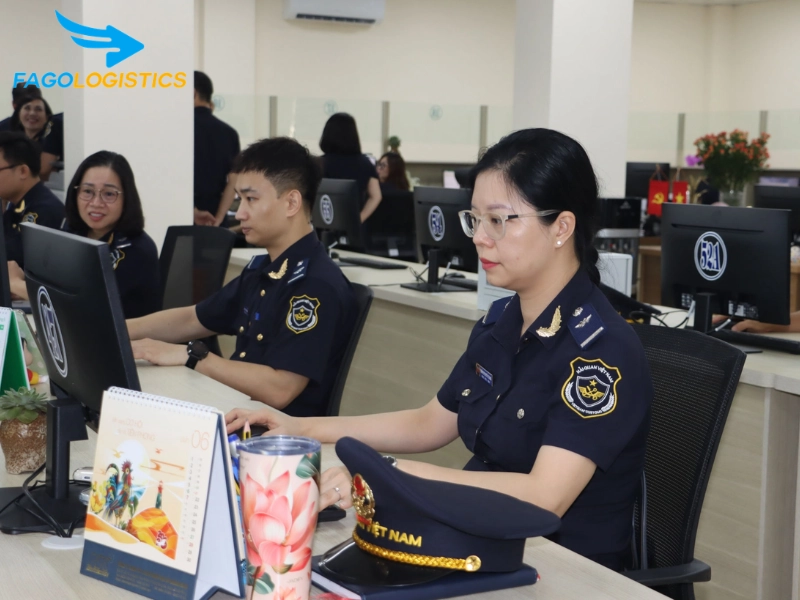 thủ tục hải quan nhập khẩu dụng cụ tháo lắp bằng kim loại cơ bản