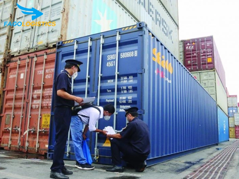 thủ tục hải quan nhập khẩu chụp lục giác M8 bằng nhựa dùng để bịt đầu bulong