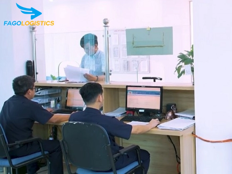 Thủ tục hải quan nhập khẩu dầu chống gỉ sản phẩm gia công phân đoạn dầu trung
