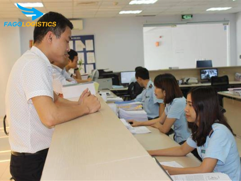 Thủ tục hải quan nhập khẩu kẹp lò xo bằng nhựa 