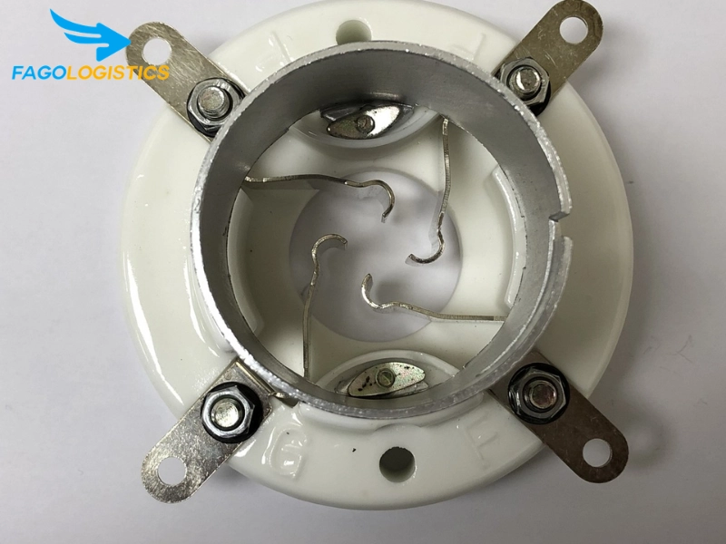 thủ tục nhập khẩu đế đèn bằng thép và nhựa