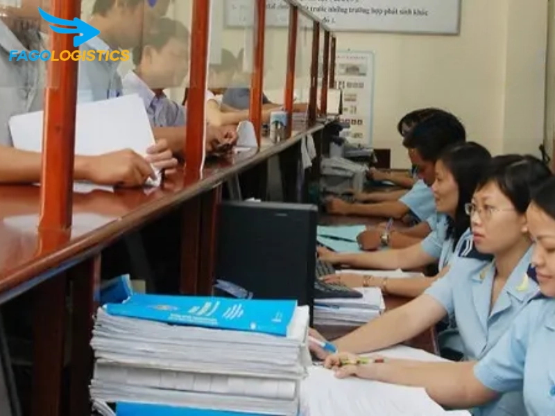 Thủ tục nhập khẩu linh kiện kẹp mũi kim y tế