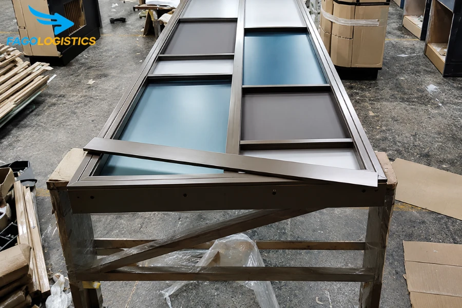 Thủ tục nhập khẩu tấm nhựa trang trí khung nhôm (HS 76109099): Bộ hồ sơ và mô tả hàng hóa