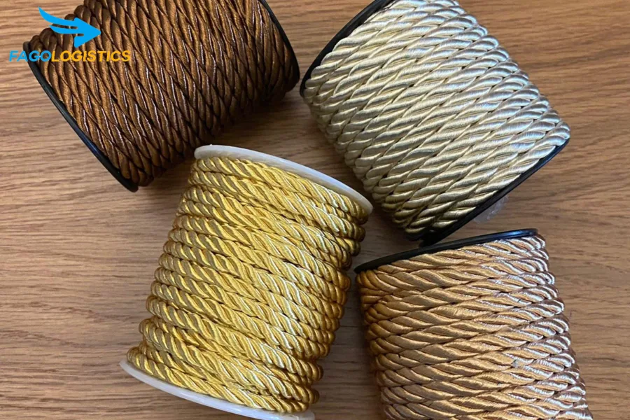 Thủ tục nhập khẩu dây trang trí thủ công bằng sợi polyester lõi thép mạ kẽm (HS 63079090)