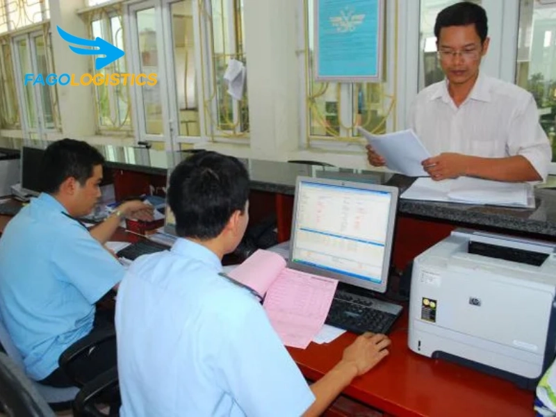 Thủ tục nhập khẩu khung treo poster bằng sắt