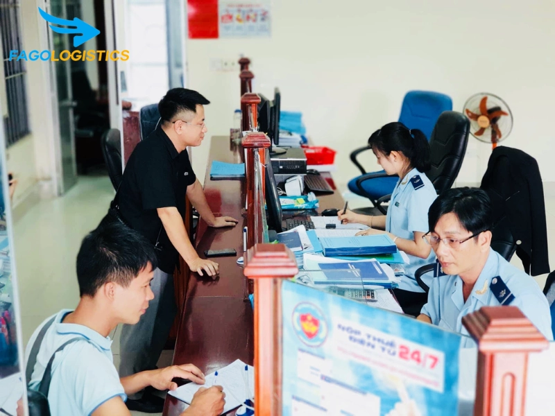 Thủ tục hải quan nhập khẩu bồn tắm bằng gỗ sồi 