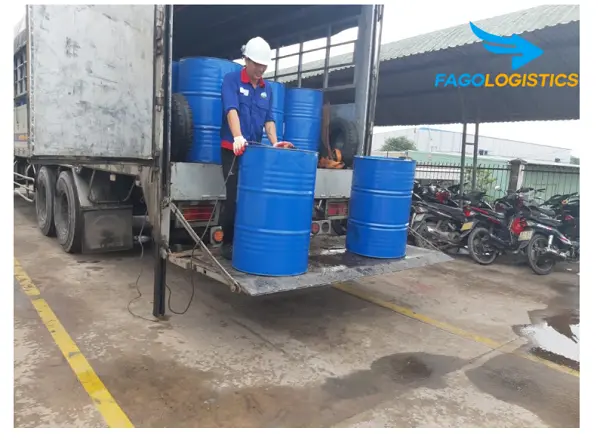 Fago Logistics cung cấp dịch vụ vận chuyển hóa chất bằng xe bồn an toàn