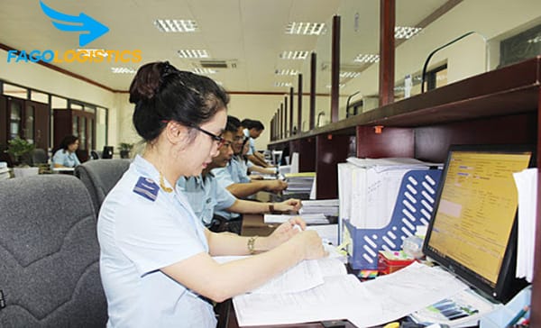 Nên sử dụng dịch vụ thủ tục hải quan xuất khẩu không 3 Khi nào nêm dùng dịch vụ hỗ trợ làm thủ tục?