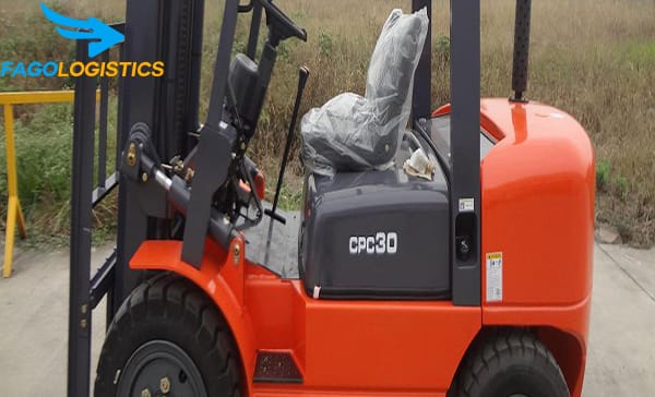 Cần lưu ý gì khi thuê xe nâng số sàn 4 Dịch vụ Logistics địa chỉ cho thuê xe chất lượng