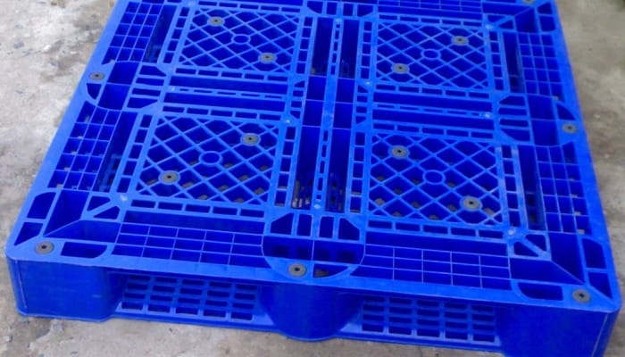 Nên hay không việc sử dụng pallet nhựa xanh 2 66 pallet nhua