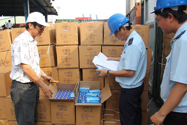 Thủ tục nhập khẩu bỉm trẻ em từ Nhật Bản 3 Kiểm tra hàng hóa thông quan