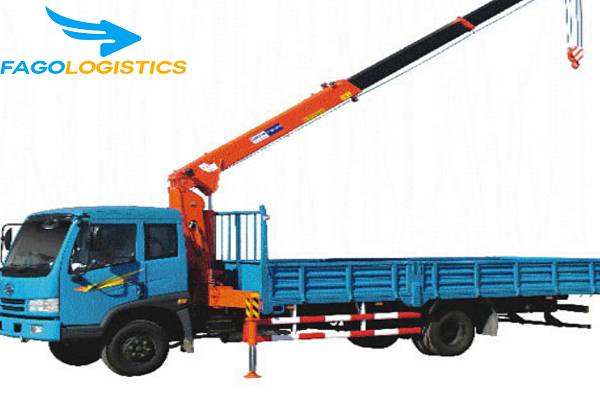 Xe cẩu tự hành là gì? Ưu điểm của xe cẩu tự hành 2 Xe cẩu tự hành ở công xưởng