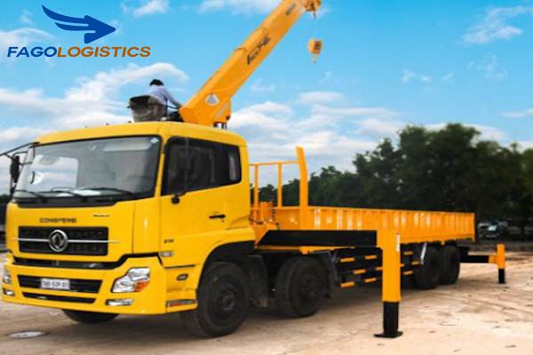 Dịch vụ cho thuê xe cẩu tự hành 2.5 tấn chuyên nghiệp, uy tín 2 Những ai cần thuê xe cẩu tự hành?