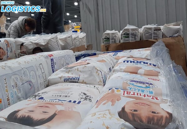 Vận chuyển bỉm Nhật về Việt Nam và thủ tục nhập khẩu 5 Hàng bỉm Nhật được vận chuyển về kho Việt Nam
