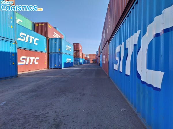 Dịch vụ vận tải container chuyên nghiệp uy tín 3 Các thùng hàng container cần vận chuyển tại bến cảng