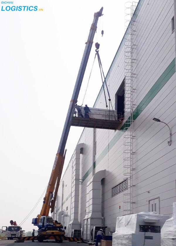 Dịch vụ cho thuê cẩu nâng Kato 50 tấn 3 Hàng hóa được cẩu lên cao chuyên nghiệp và dễ dàng