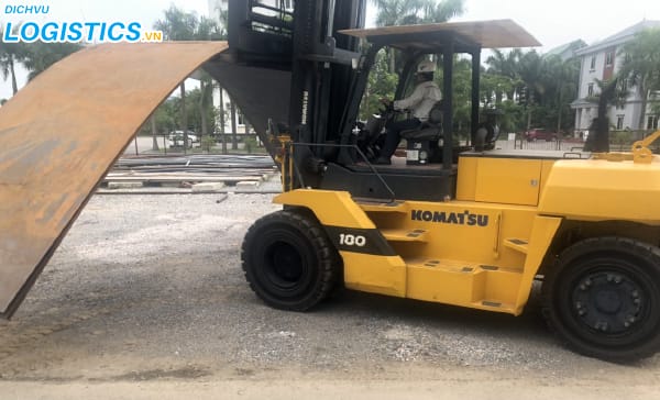 Dịch vụ cho thuê xe nâng bốc hàng 3 Cho thuê xe nâng hàng nặng lên xe tải
