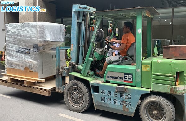Thuê xe nâng - Làm sao lựa chọn phù hợp? 2 Lợi ích khi sử dụng dịch vụ thuê xe nâng