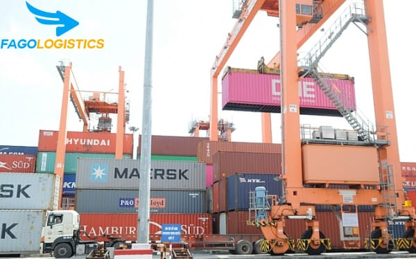 Hai loại mặt hàng nào được vận chuyển bằng container? 2 Dịch vụ vận chuyển hàng hóa tại bến cảng