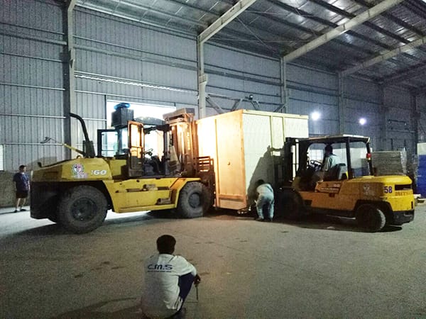 Dịch vụ cho thuê xe nâng tại Hà Nội 3 Dịch vụ cho thuê xe nâng hàng tại kho