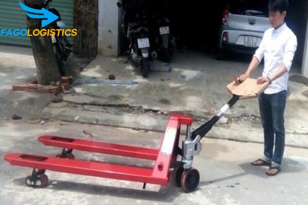 Dịch vụ nâng hạ tải hàng hóa chuyên nghiệp 3 Dịch vụ nâng hạ xe nâng tay thấp