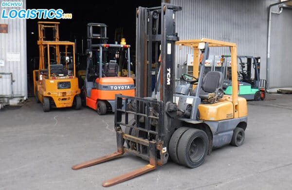 Thuê xe nâng - Làm sao lựa chọn phù hợp? 4 Những loại xe nâng chuyên dụng
