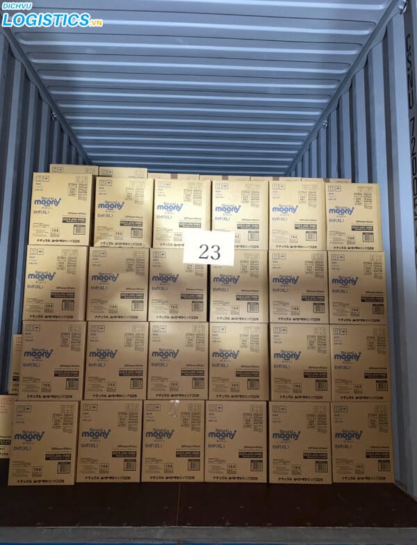 Dịch vụ đóng hàng container và gia cố container 3 Bốc xếp hàng trên container đúng chuẩn