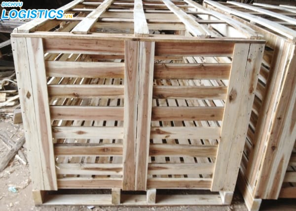Dịch vụ đóng gỗ pallet tại Hà Nội 2 Đóng pallet gỗ hàng hóa tại xưởng