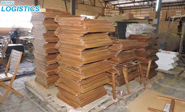 Thủ tục hải quan xuất khẩu gỗ 4 Những thanh gỗ được xưởng sử dụng làm đồ nội thất