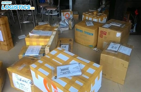 Hướng dẫn cách đóng gói hàng hóa khi chuyển phát nhanh 4 Hoàn thiện đóng thùng hàng