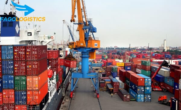 Tư vấn thủ tục hải quan cho người mới bắt đầu 3 Làm thủ tục hải quan chuyên nghiệp tại bến cảng