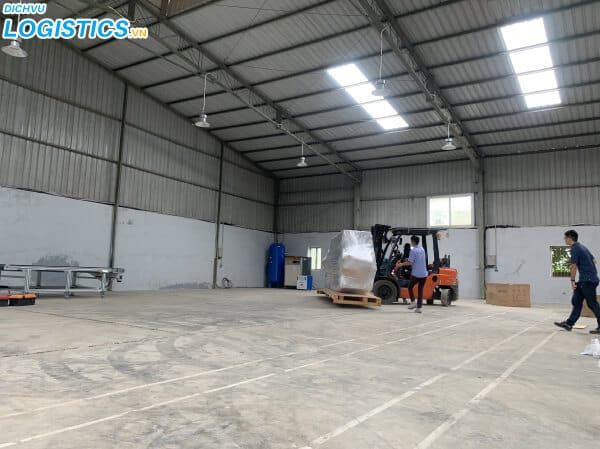 Dịch vụ vận tải container chuyên nghiệp uy tín 5 Kho lưu chữ và đóng gói hàng hóa
