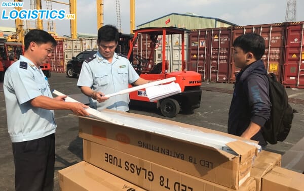 Dịch vụ làm thủ tục hải quan tại Tp.Hồ Chí Minh 2 Kiểm tra hàng hóa xuất nhập khẩu