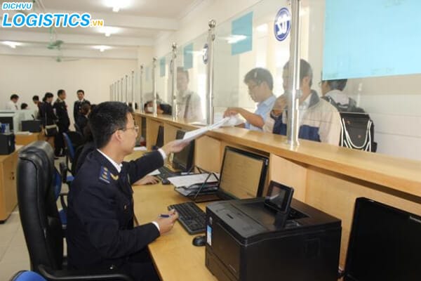 Thủ tục hải quan đối với hàng hóa nhập khẩu 4 Làm hồ sơ khai báo hải quan nhanh chóng