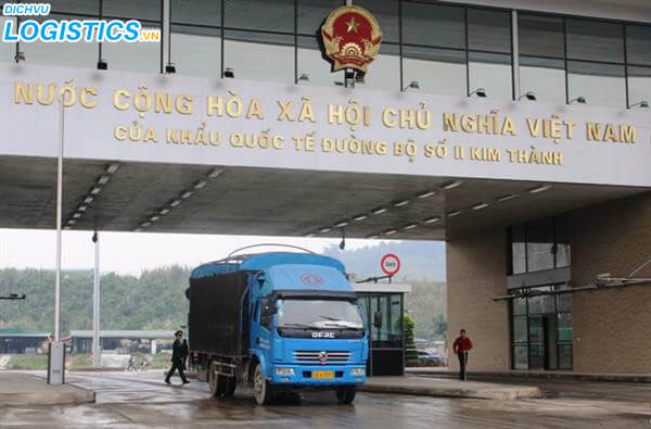 Thủ tục hải quan tạm nhập tái xuất 3 Làm thủ tục hải quan hàng hóa