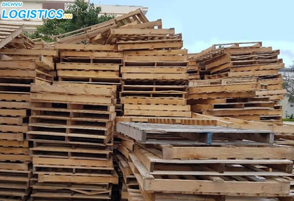 Địa chỉ đóng pallet gỗ giá rẻ Hà Nội 3 Những pallet gỗ được sử dụng để vận chuyển hàng hóa