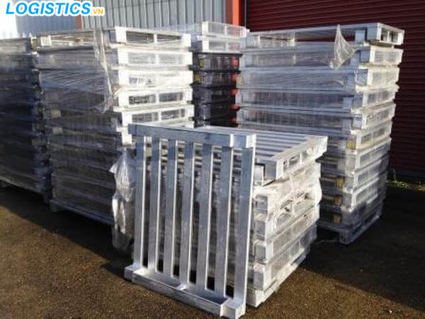 Pallet trong xuất nhập khẩu là gì? Lợi ích khi sử dụng pallet xuất khẩu là gì? 5 Pallet sắt trong xuất nhập khẩu