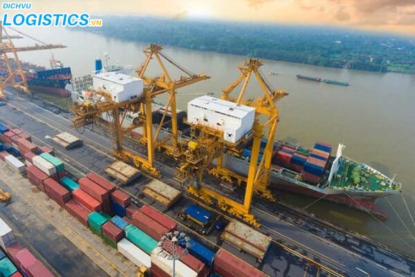 Quy trình xuất nhập khẩu tại chỗ và điều kiện mở tờ khai 2 Hình thức xuất nhập khẩu hàng hóa tại chỗ