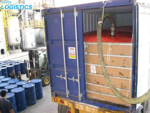 Kỹ thuật đóng hàng vào Container 2 Vận chuyển chất lỏng bằng container