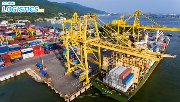Dịch vụ vận chuyển đường biển 2 Hàng hóa tại bến cảng vận chuyển ra Thế giới