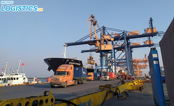 Dịch vụ vận chuyển hàng từ Đà Lạt ra Hà Nội 2 Vận chuyển hàng hóa tại bến tàu