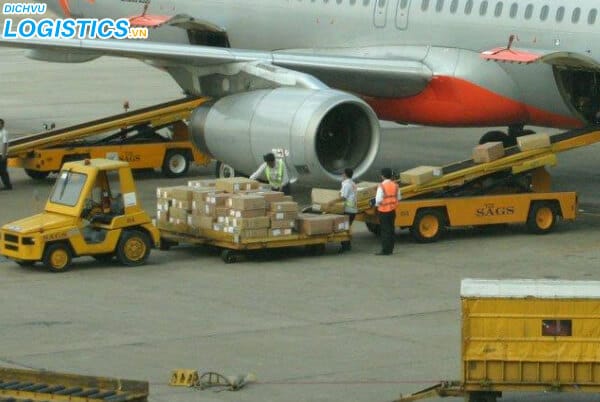 Dịch vụ chuyển hàng từ Hà Nội và Sài Gòn giá rẻ 3 Vận chuyển hàng hóa Hà Nội vào Sài Gòn bằng đường máy bay
