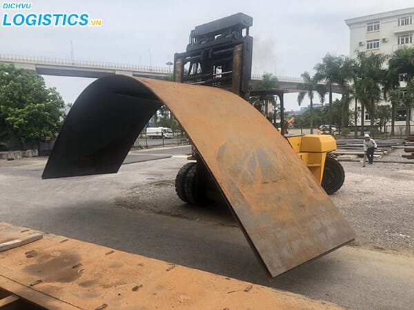 Dịch vụ cho thuê xe nâng hàng Hà Nội 4 Lợi ích vàng từ việc thuê xe nâng hàng