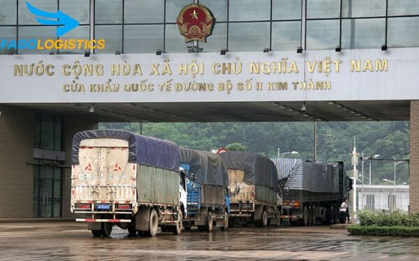 Xuất nhập khẩu hàng hoá mùa COVID-19 đang dần được cải thiện 2 Vận chuyển hàng hóa qua cửa khẩu mùa COVID-19